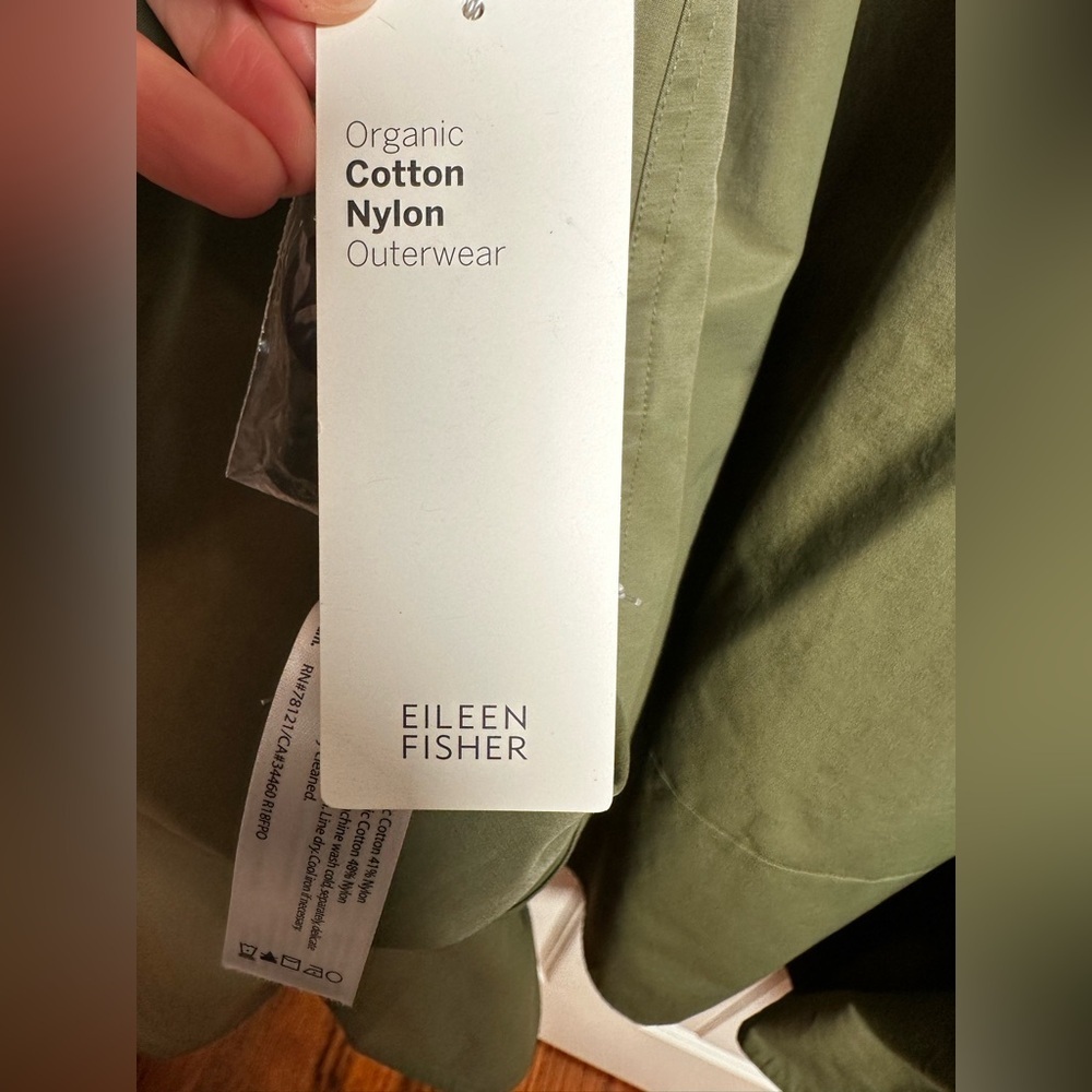 Eileen Fisher Black and green reversible Hooded Raincoat - Picture 6 of 10